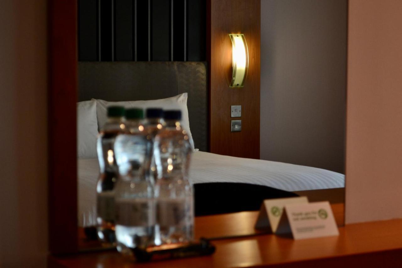 Holiday Inn Manchester - Central Park, An Ihg Hotel Ngoại thất bức ảnh