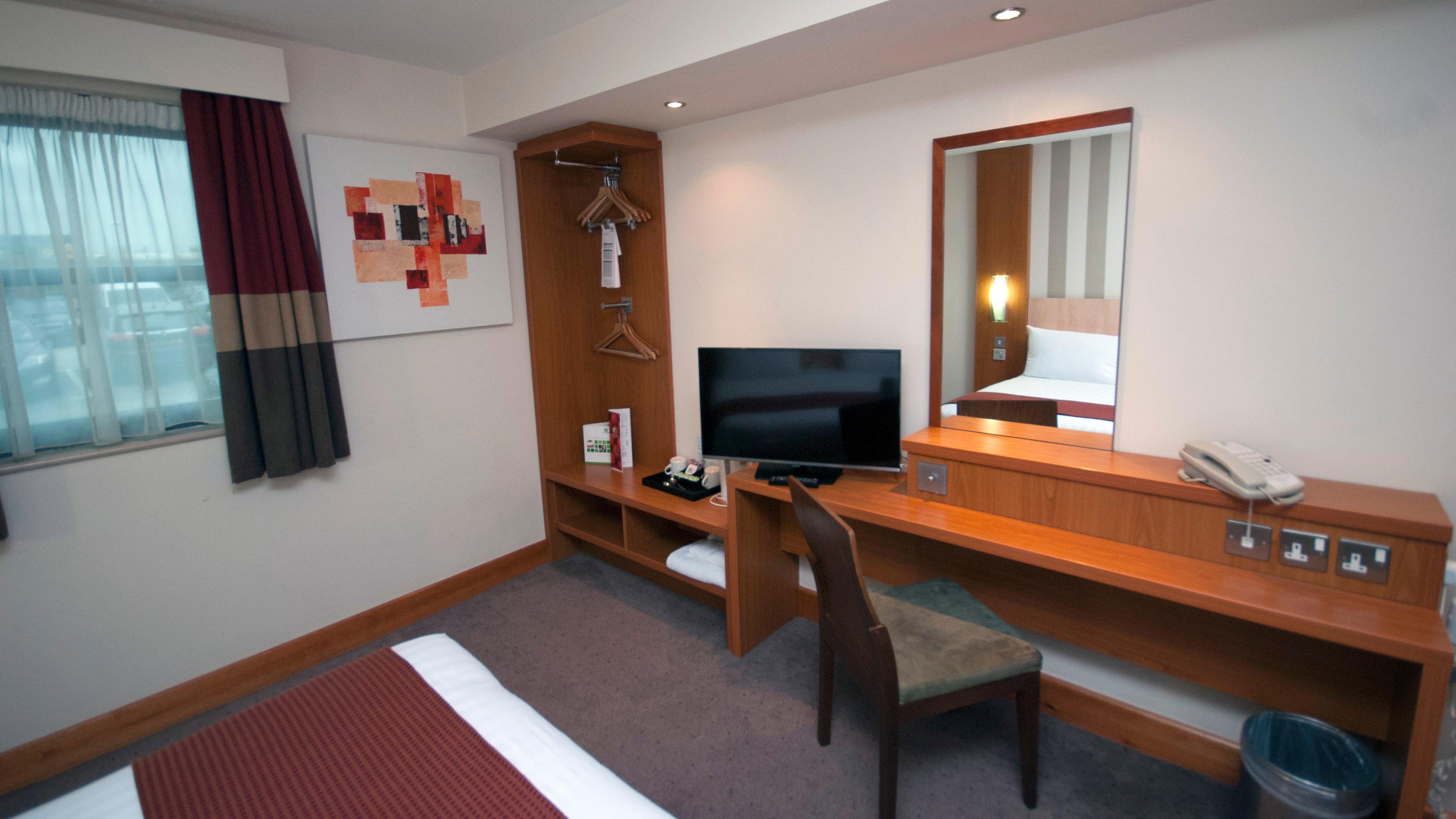 Holiday Inn Manchester - Central Park, An Ihg Hotel Ngoại thất bức ảnh