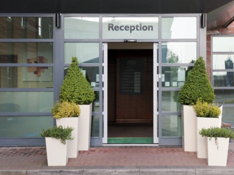 Holiday Inn Manchester - Central Park, An Ihg Hotel Ngoại thất bức ảnh